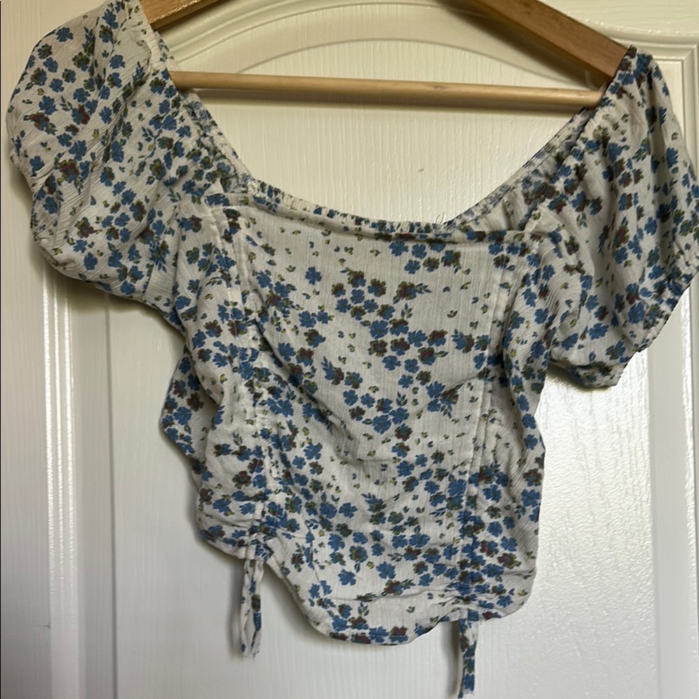 Wild Fable Blue and White Ruched Puff Sleeve Crop Top